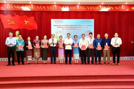 Sở Y tế tỉnh Viêng Chăn (CHDCND Lào) thăm và làm việc tại Trung tâm Kiểm soát bệnh tật tỉnh Lào Cai