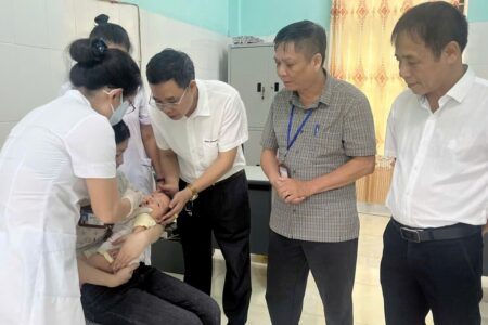 Viện Vệ sinh dịch tễ Trung ương giám sát triển khai vắc xin Rota